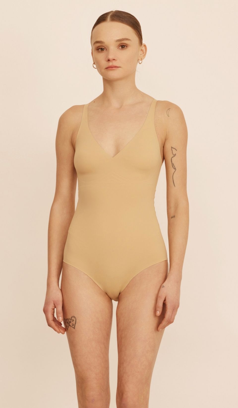 Beige Shaping Bodysuit - LIGHT - Lifestyle