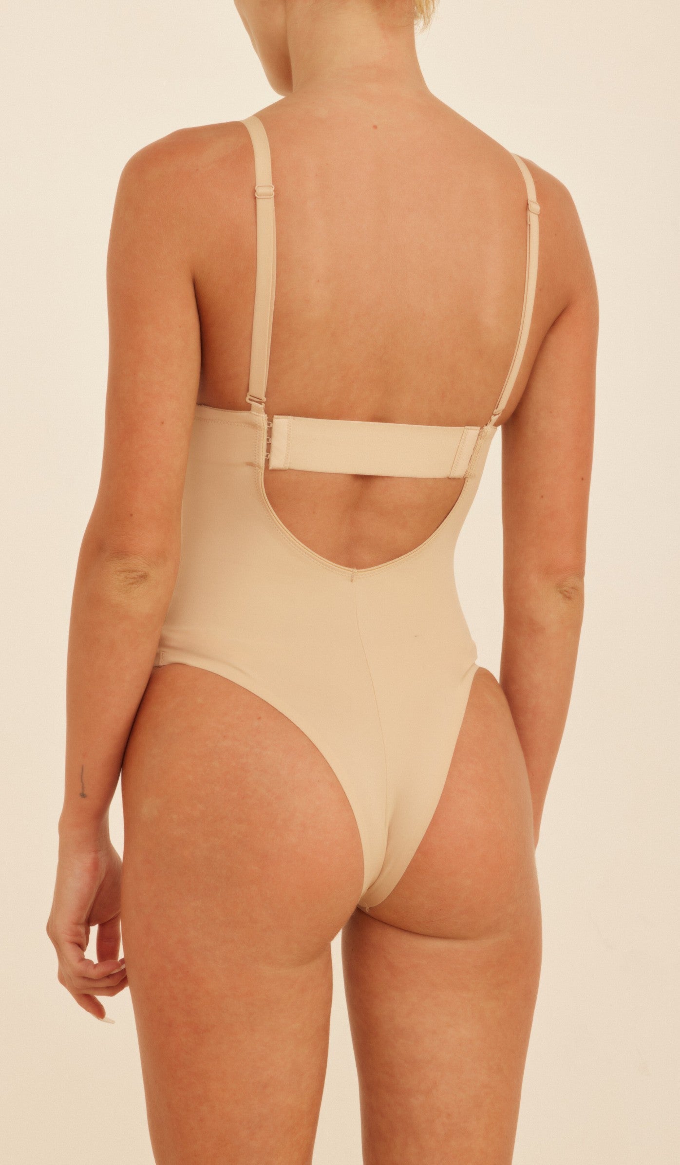 DEEP-NECKLINE BODYSUIT - POWDER