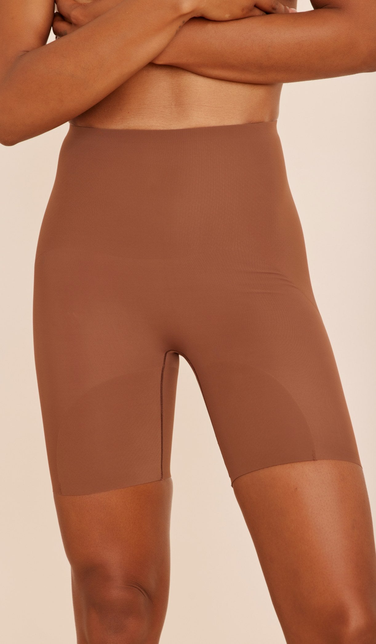 SCULPTING BIKER SHORTS - CHOCOLATE