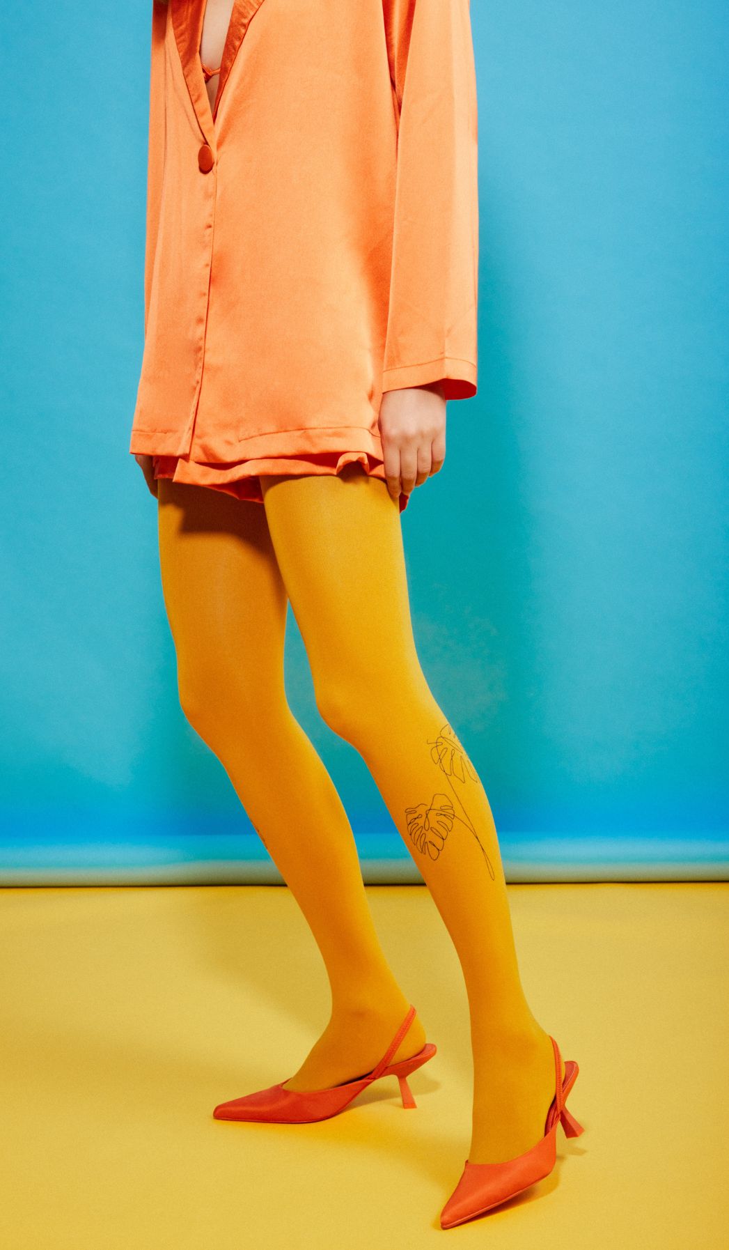 Women's Opaque Printed Tights - Monstera Mustard - Side View