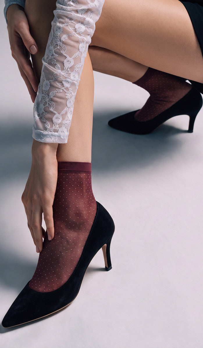 White Microdot Ankle Socks - Wine