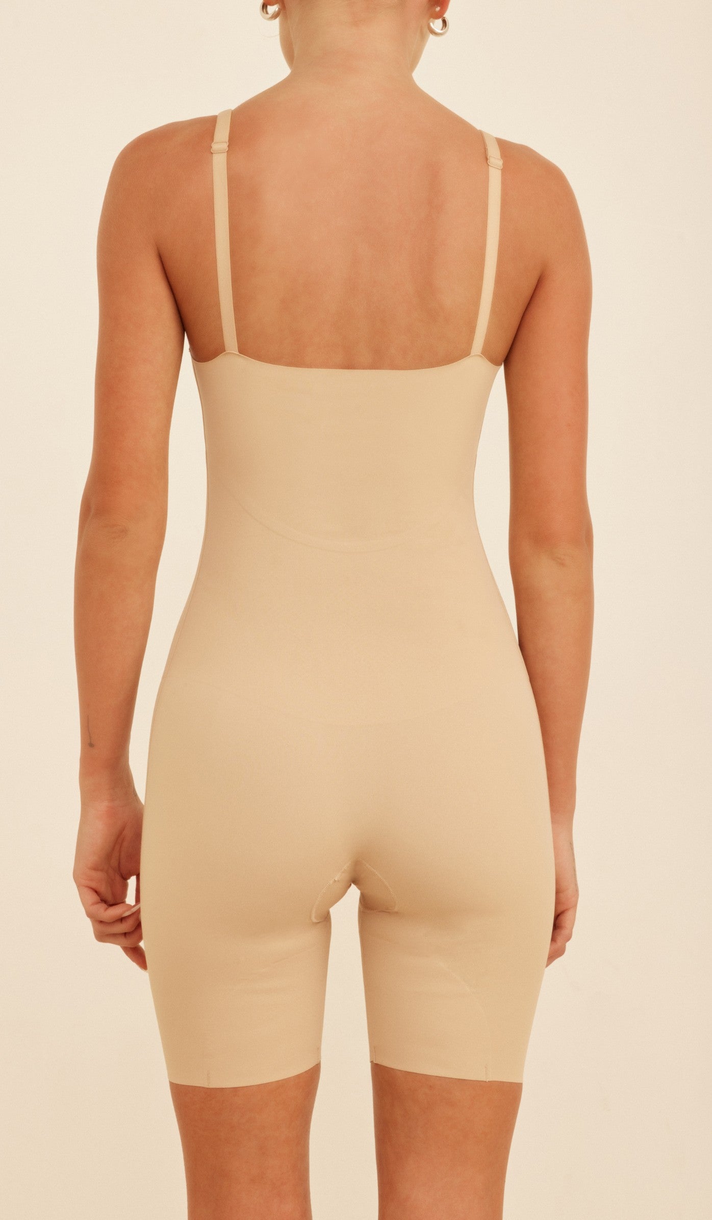 Shaping Bodysuit with Thin Straps - Powder - Lifestyle