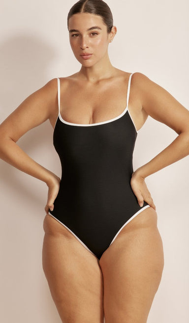 Frankie One Piece - Black & White