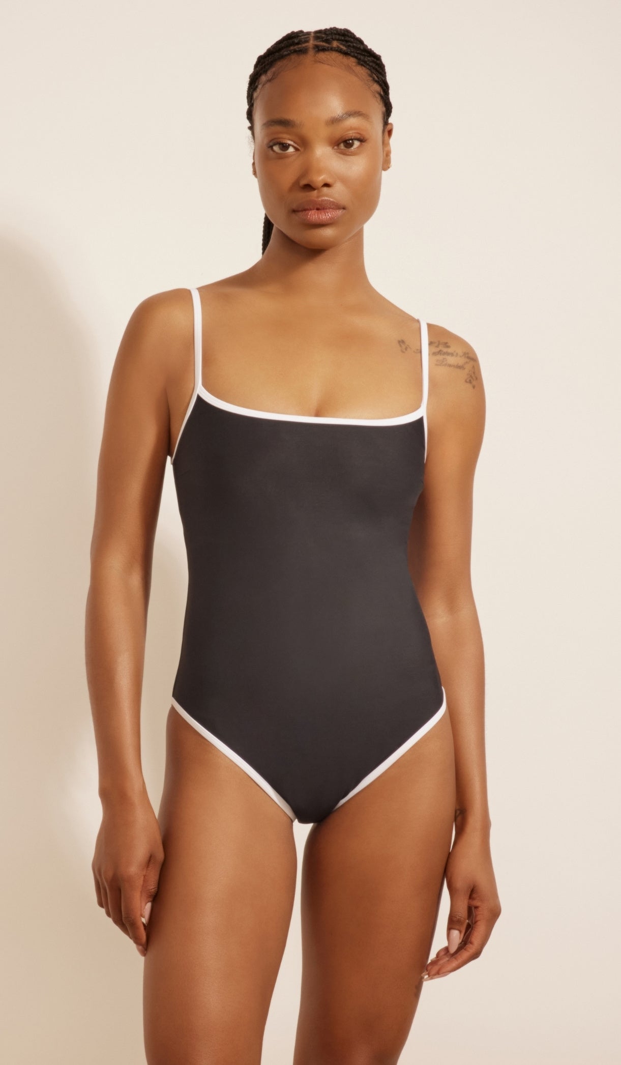 Frankie One Piece - Black & White
